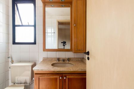 Banheiro Suite de apartamento para alugar com 2 quartos, 65m² em Vila Olímpia, São Paulo
