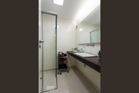 Apartamento à venda com 172m², 2 quartos e 1 vaga Apartamento à venda com 172m², 2 quartos e 1 vagaBanheiro da suíte 2