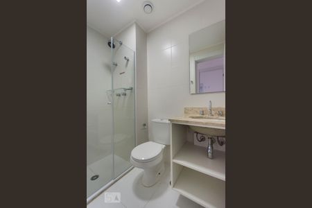 Banheiro de apartamento à venda com 2 quartos, 70m² em Pinheiros, São Paulo