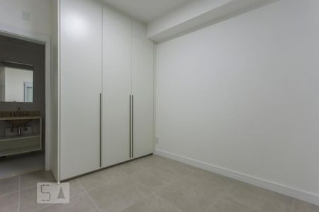 Suite de apartamento à venda com 2 quartos, 70m² em Pinheiros, São Paulo