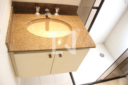 Apartamento à venda com 184m², 4 quartos e 3 vagasBanheiro da Suíte 2