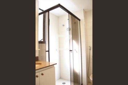 Apartamento à venda com 184m², 4 quartos e 3 vagasBanheiro da Suíte 2