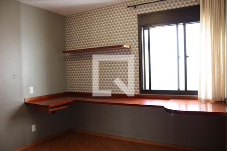 Apartamento à venda com 184m², 4 quartos e 3 vagasSuíte 2