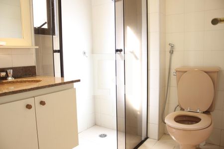 Apartamento à venda com 184m², 4 quartos e 3 vagasBanheiro da Suíte 2