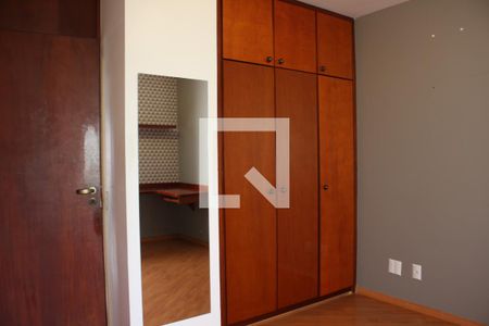 Apartamento à venda com 184m², 4 quartos e 3 vagasSuíte 2