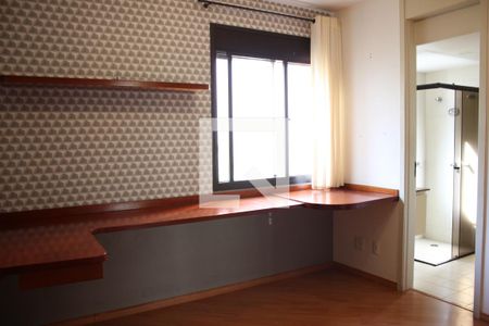 Apartamento à venda com 184m², 4 quartos e 3 vagasSuíte 2