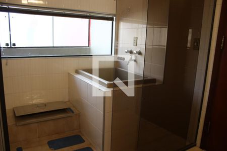 Apartamento à venda com 184m², 4 quartos e 3 vagasBanheiro da Suíte 3 - Ofurô