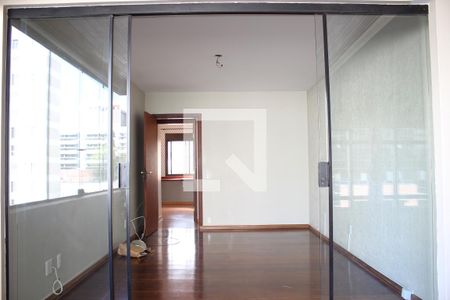 Apartamento à venda com 184m², 4 quartos e 3 vagasHome Office