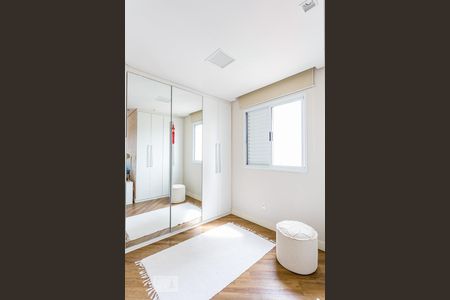 Apartamento à venda com 76m², 2 quartos e 1 vaga Apartamento à venda com 76m², 2 quartos e 1 vagaCloset