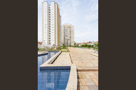 Apartamento à venda com 76m², 2 quartos e 1 vaga Apartamento à venda com 76m², 2 quartos e 1 vagaPiscina e fachada de 1 das torres