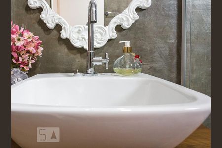 Apartamento à venda com 76m², 2 quartos e 1 vaga Apartamento à venda com 76m², 2 quartos e 1 vagaBanheiro da Suíte