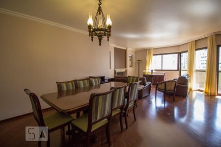 mesa com 8 lugares de apartamento para alugar com 3 quartos, 165m² em Paraíso, São Paulo