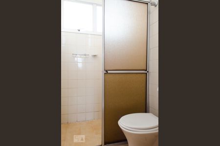 Banheiro de apartamento à venda com 1 quarto, 40m² em Centro, Campinas