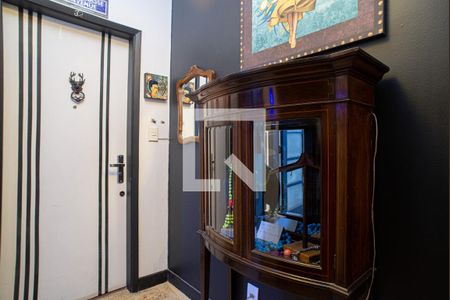 Apartamento para alugar com 116m², 3 quartos e 1 vaga Apartamento para alugar com 116m², 3 quartos e 1 vagaÁrea comum - Entrada social do apartamento