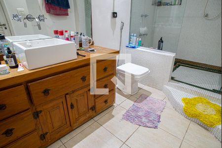 Apartamento para alugar com 116m², 3 quartos e 1 vaga Apartamento para alugar com 116m², 3 quartos e 1 vagaBanheiro da Suíte