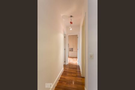 Corredor de apartamento à venda com 2 quartos, 75m² em Cidade Monções, São Paulo