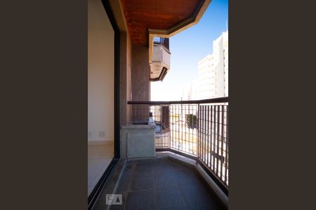 Sacada de apartamento para alugar com 2 quartos, 77m² em Bosque, Campinas