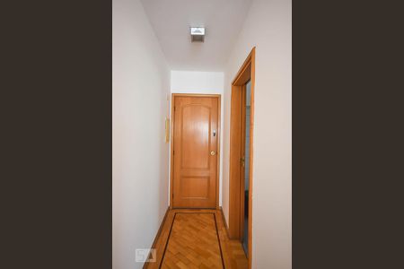 Hall de entrada de apartamento à venda com 2 quartos, 77m² em Vila Andrade, São Paulo