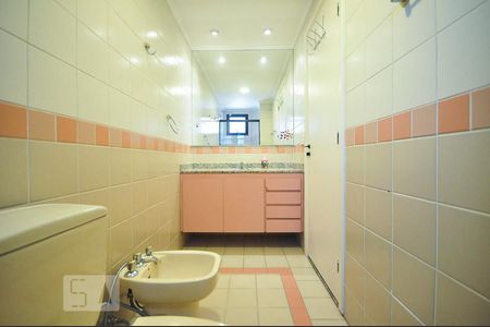 Casa à venda com 144m², 4 quartos e 2 vagasbanheiro suíte 1