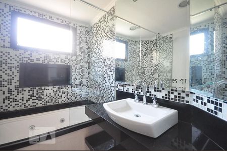 Casa à venda com 144m², 4 quartos e 2 vagasbanheiro suíte 2