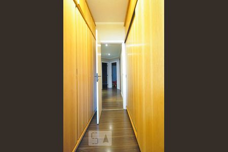 Casa à venda com 144m², 4 quartos e 2 vagascloset