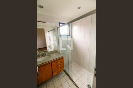 Apartamento à venda com 140m², 3 quartos e 3 vagasBanheiro da Suíte 2