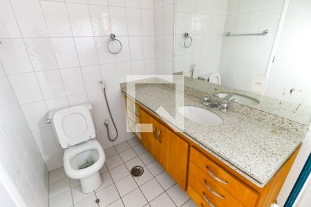 Apartamento à venda com 140m², 3 quartos e 3 vagasBanheiro da Suíte 2