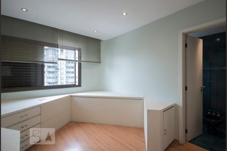 Apartamento à venda com 209m², 4 quartos e 3 vagasSuíte 02