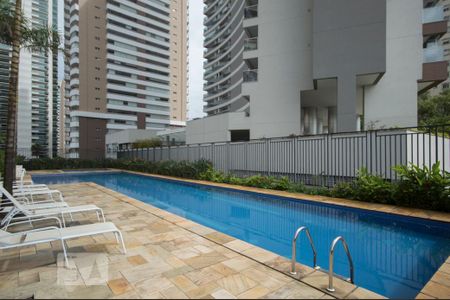 Apartamento à venda com 97m², 3 quartos e 2 vagas Apartamento à venda com 97m², 3 quartos e 2 vagasPiscina