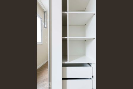 Apartamento à venda com 75m², 3 quartos e 2 vagasQuarto 3 - Suíte (Armários)