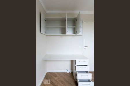 Apartamento à venda com 75m², 3 quartos e 2 vagasQuarto 1 (Armários)