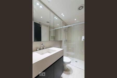 Banheiro de kitnet/studio para alugar com 1 quarto, 50m² em Mooca, São Paulo