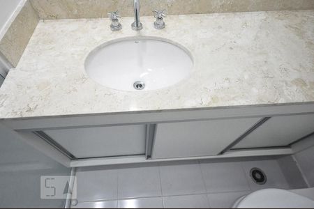 detalhe do banheiro suíte  de apartamento para alugar com 1 quarto, 47m² em Jardim Leonor, São Paulo