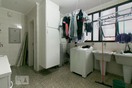 Apartamento para alugar com 300m², 4 quartos e 3 vagasÁrea de serviço