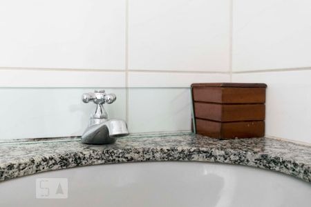 Apartamento à venda com 74m², 3 quartos e 2 vagasQuarto 3 - Suíte/ Banheiro (Torneira)