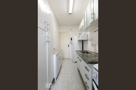 Apartamento à venda com 74m², 3 quartos e 2 vagasCozinha