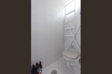 Apartamento à venda com 67m², 2 quartos e 1 vagaBanheiro de serviço