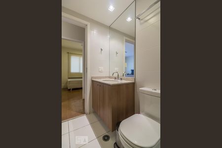 Banheiro de apartamento à venda com 2 quartos, 64m² em Centro, São Paulo
