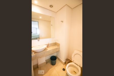 Banheiro de kitnet/studio para alugar com 1 quarto, 46m² em Mooca, São Paulo