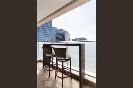 Studio para alugar com 33m², 1 quarto e 1 vaga Studio para alugar com 33m², 1 quarto e 1 vagaVaranda