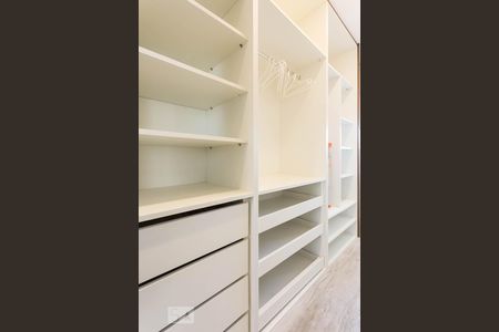 Studio para alugar com 33m², 1 quarto e 1 vaga Studio para alugar com 33m², 1 quarto e 1 vagaCloset