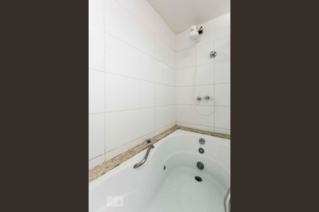 Apartamento à venda com 70m², 3 quartos e 1 vagaBanheiro (Banheira de hidromassagem)