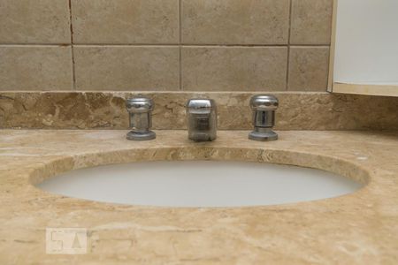 Apartamento para alugar com 63m², 2 quartos e 1 vagaDetalhe do banheiro da suíte