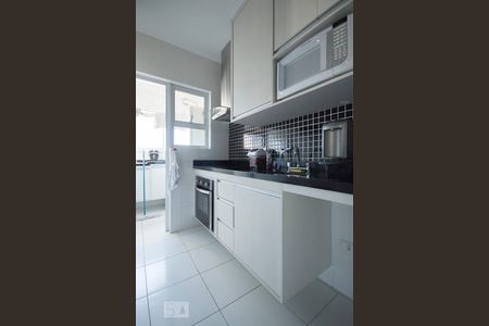 Cozinha de apartamento para alugar com 2 quartos, 63m² em Bosque da Saúde, São Paulo