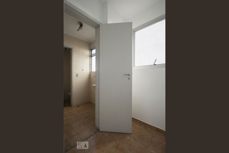 Apartamento para alugar com 70m², 2 quartos e 1 vagaQuarto Serviço