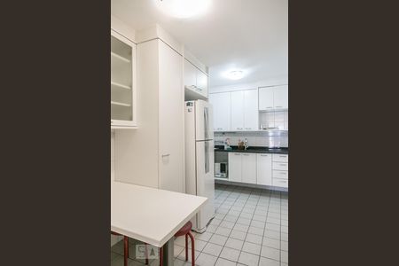 Apartamento à venda com 98m², 3 quartos e 2 vagasCozinha