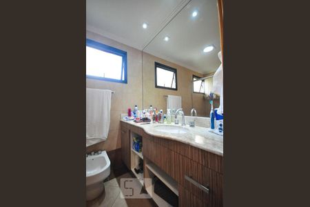 Apartamento à venda com 170m², 3 quartos e 4 vagasbanheiro suíte 2