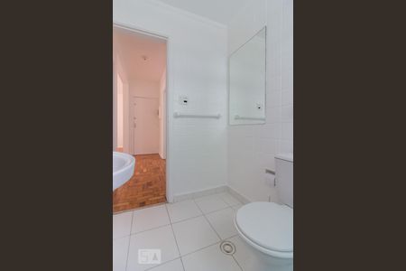 Banheiro de apartamento para alugar com 1 quarto, 55m² em Jardim Paulista, São Paulo