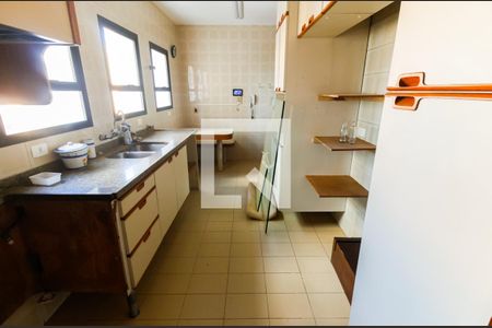 Apartamento à venda com 175m², 3 quartos e 4 vagasCozinha - Armários