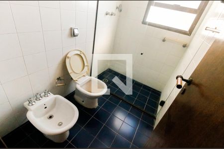 Apartamento à venda com 175m², 3 quartos e 4 vagasBanheiro da Suíte 2